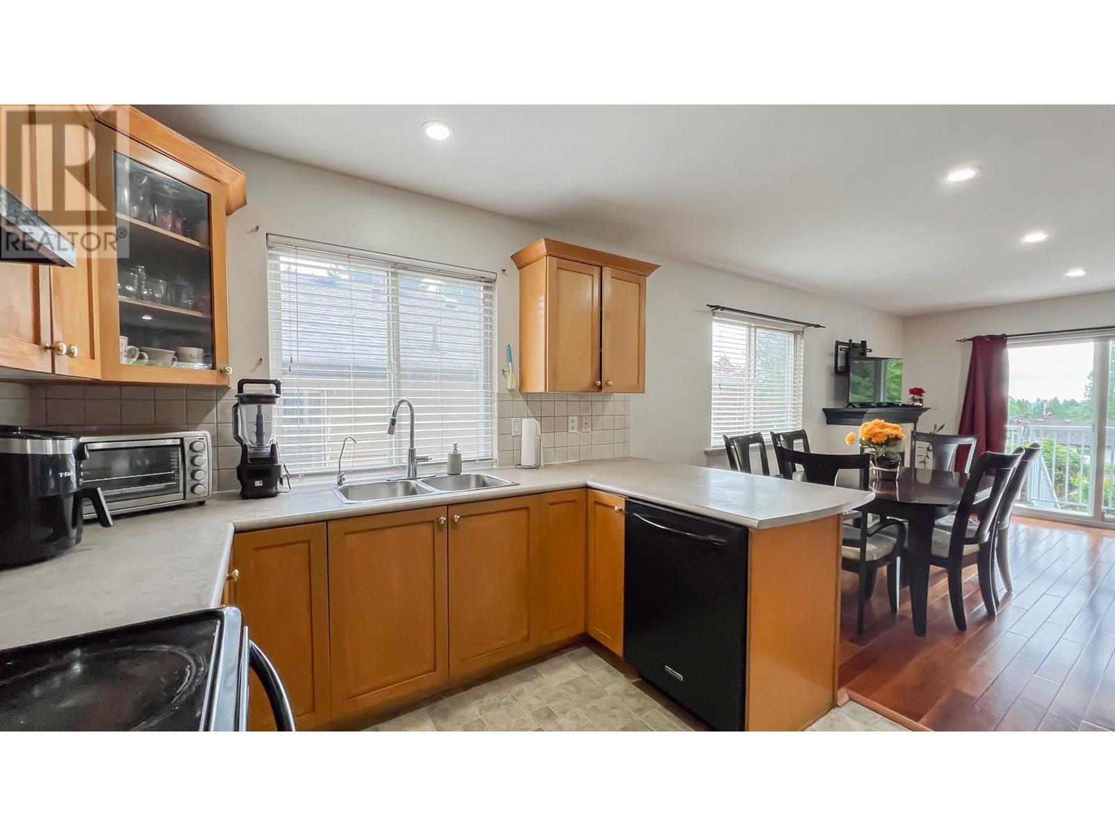 Photo 6 of 1553 Burrill Avenue, North Vancouver BC