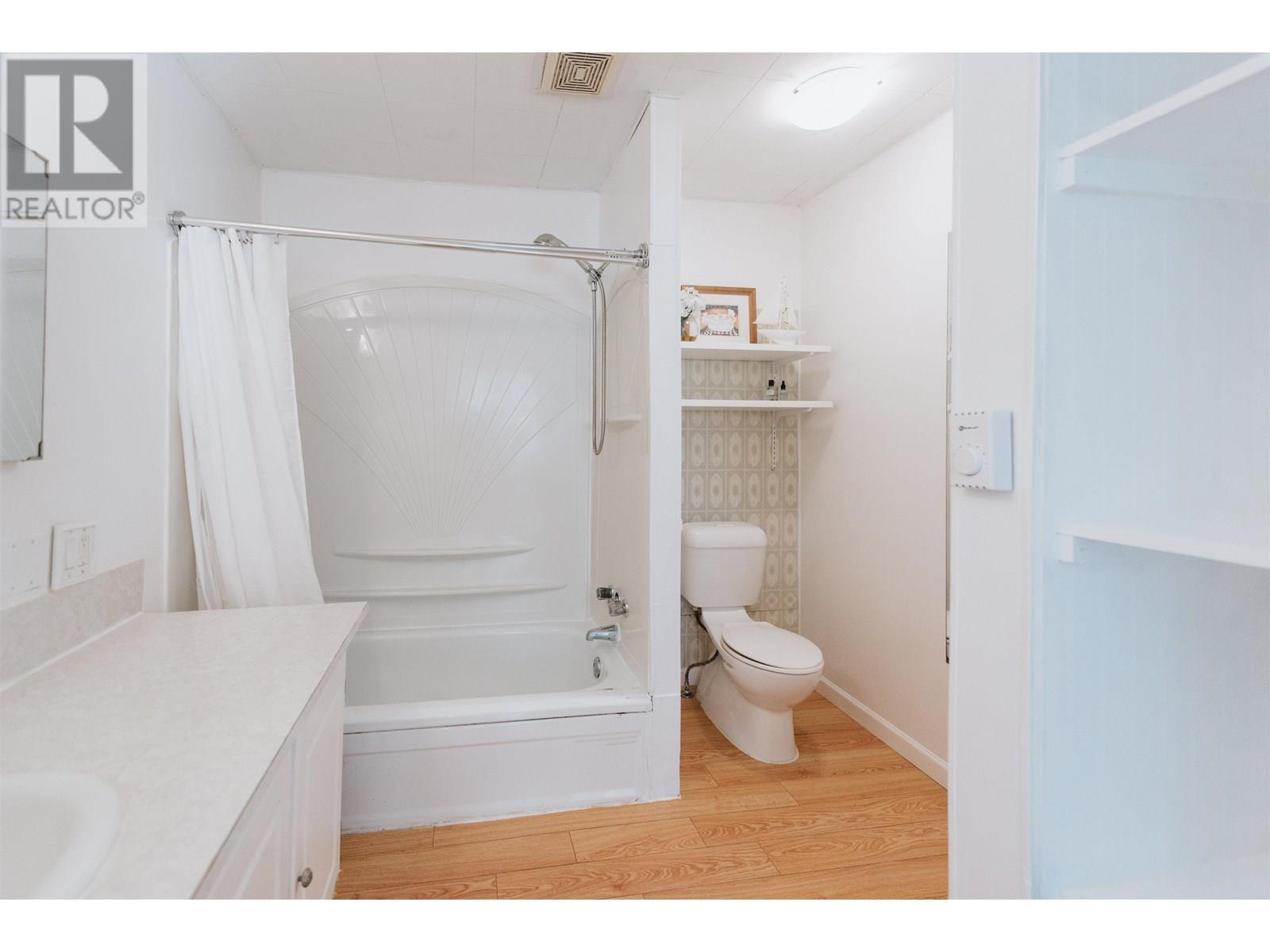 226 PRATT ROAD, Gibsons