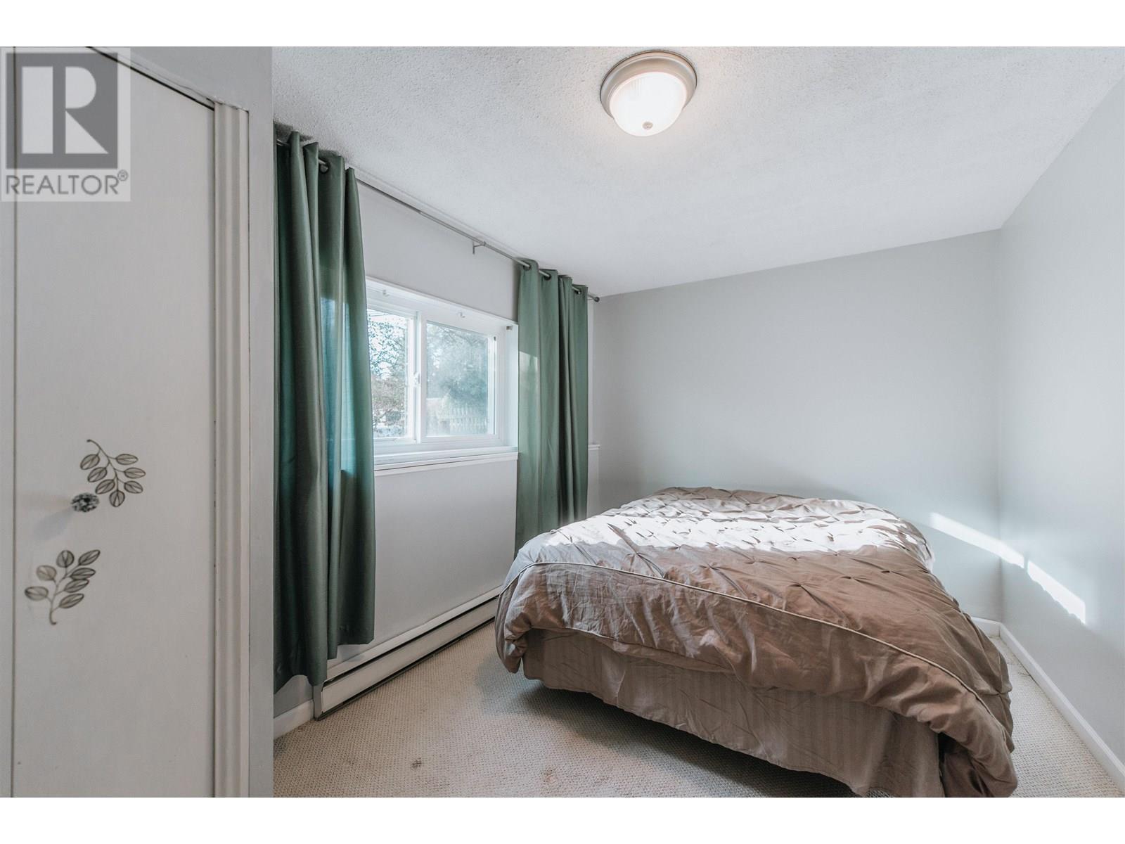 226 PRATT ROAD, Gibsons