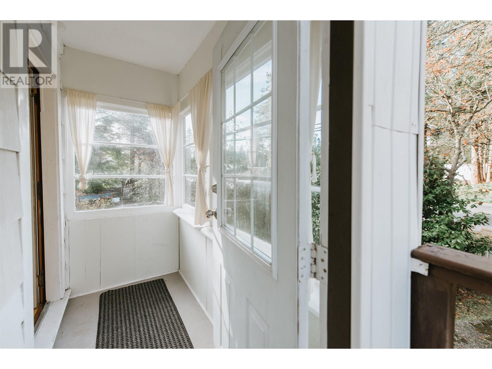 226 PRATT ROAD, Gibsons