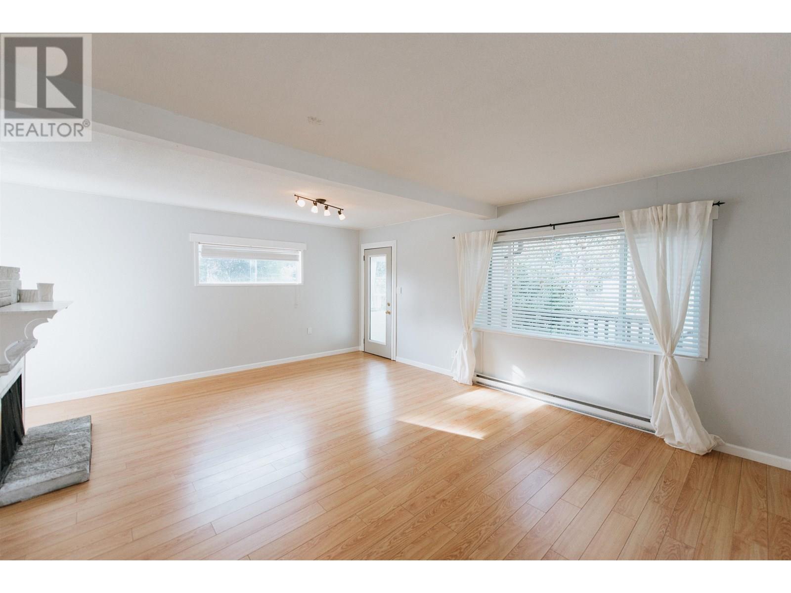 226 PRATT ROAD, Gibsons