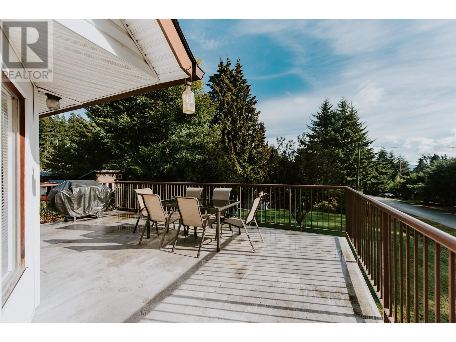 226 PRATT ROAD, Gibsons