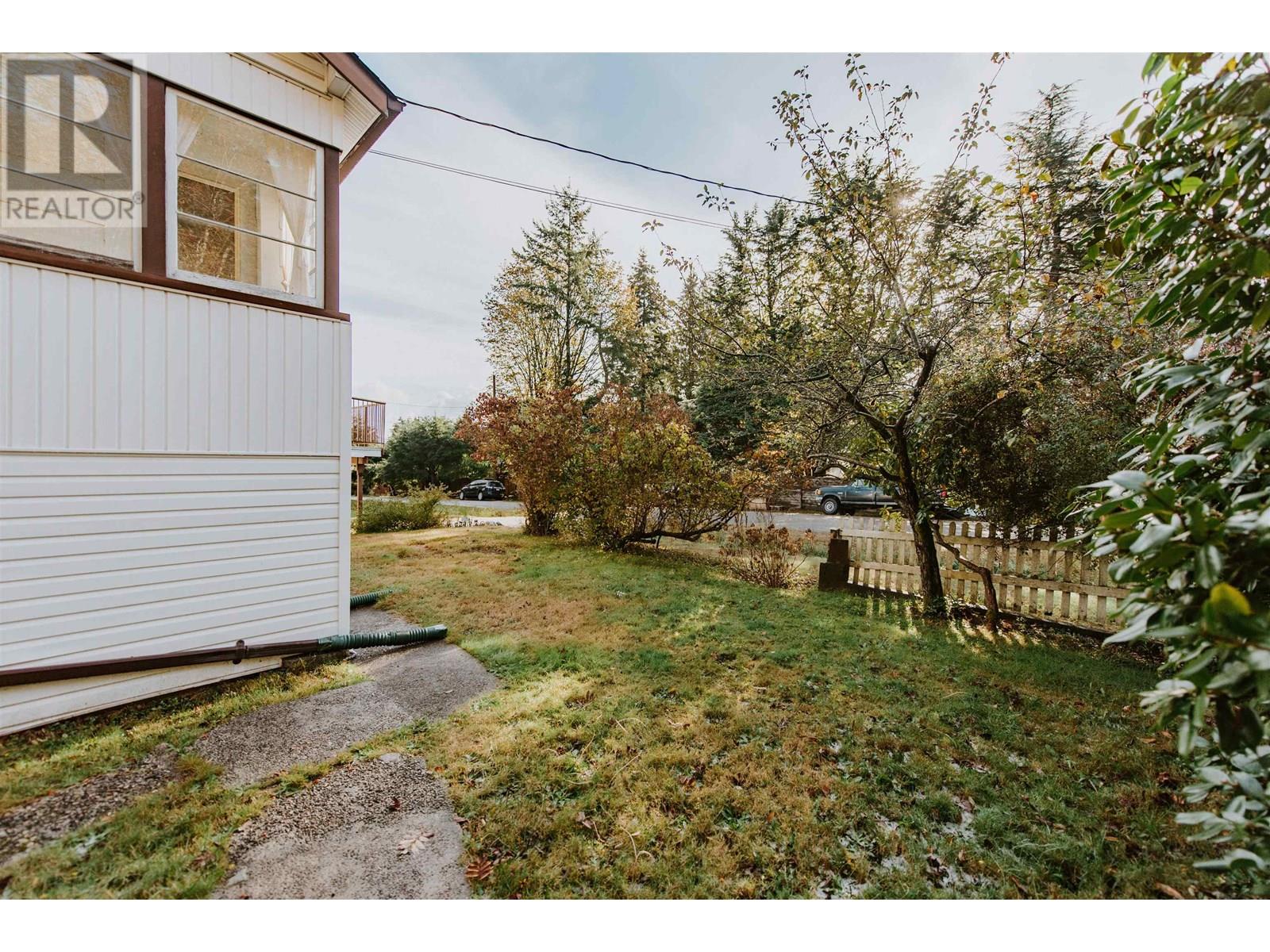 226 PRATT ROAD, Gibsons