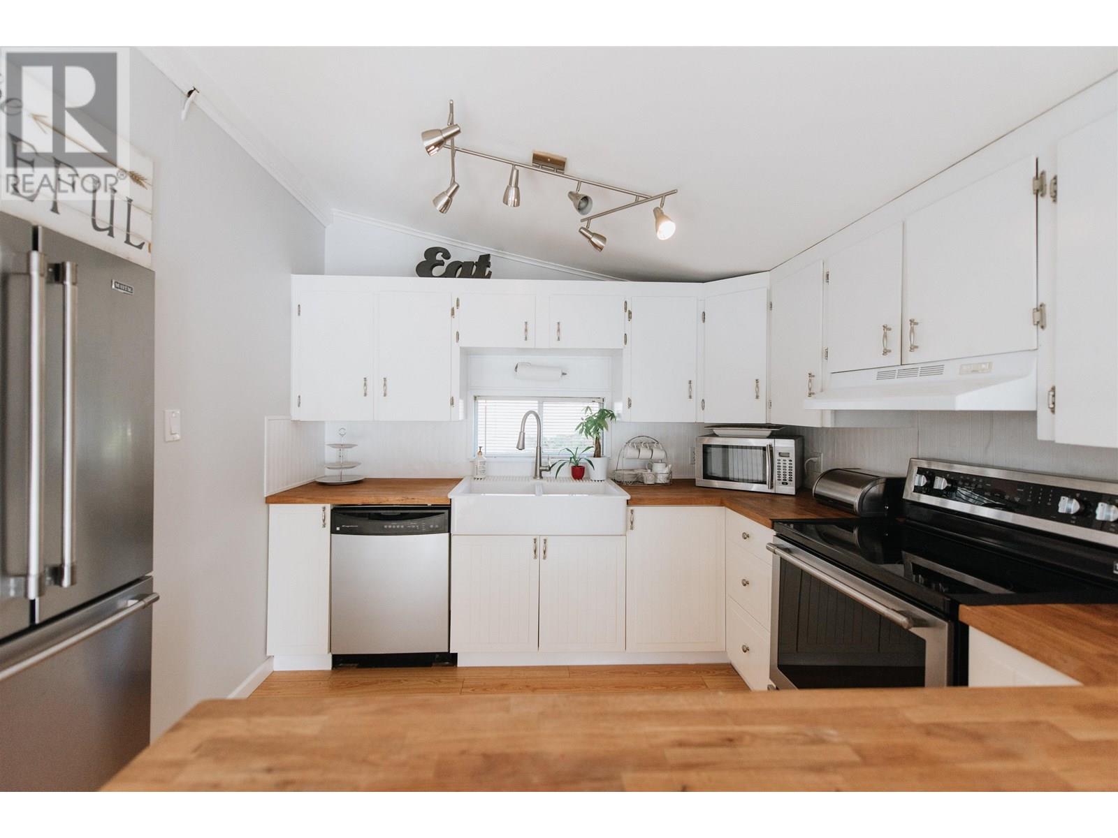 226 PRATT ROAD, Gibsons