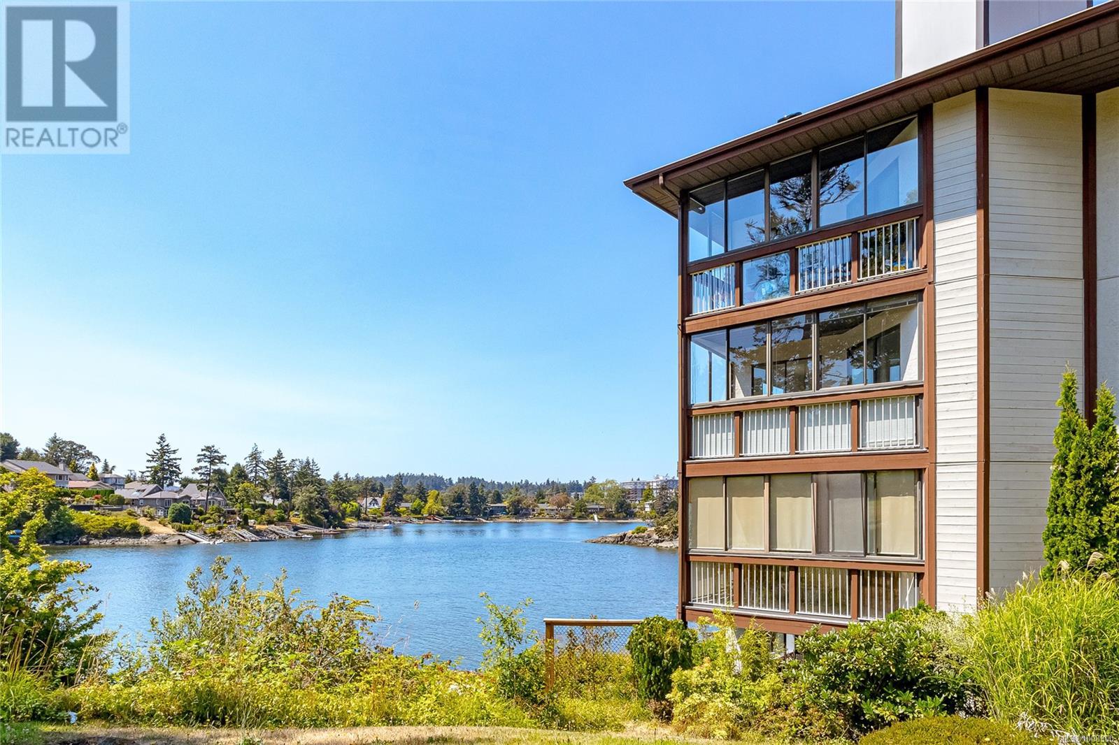 Photo 1 of 410 71 Gorge Rd W, Saanich BC