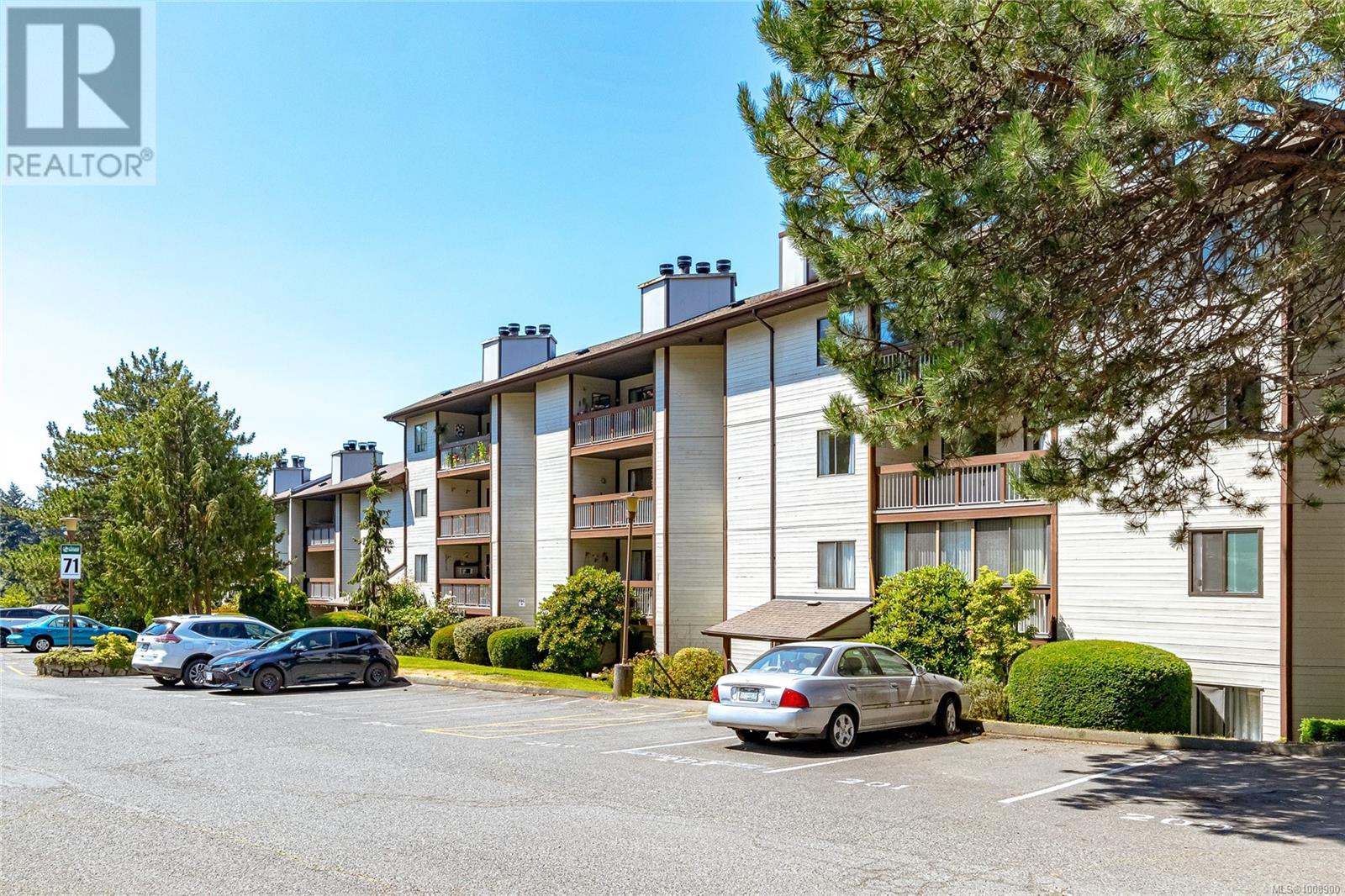 Photo 43 of 410 71 Gorge Rd W, Saanich BC