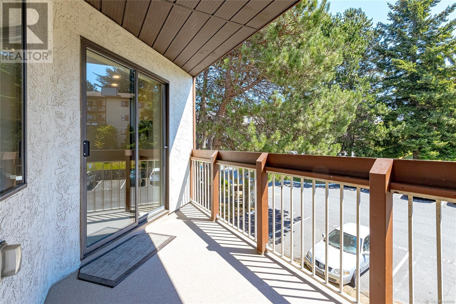 Photo 32 of 410 71 Gorge Rd W, Saanich BC