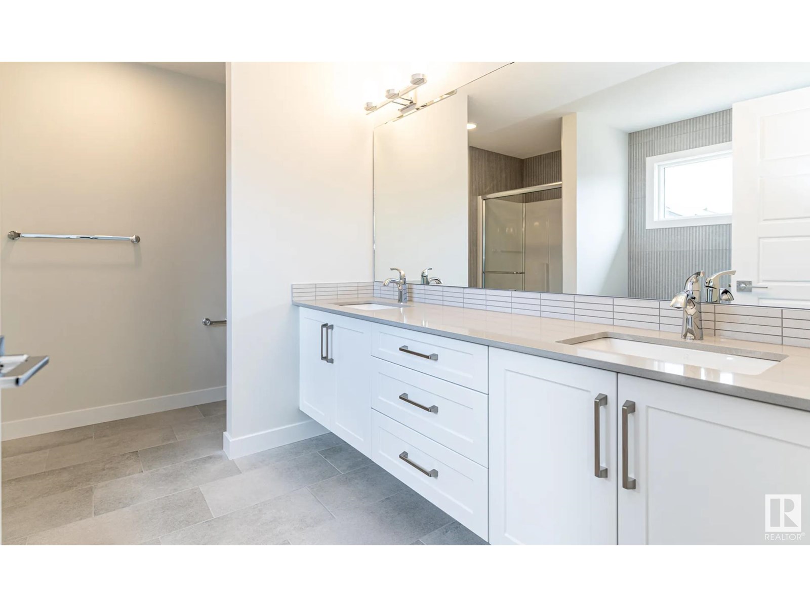 Photo 15 of 3216 Dixon Wy Sw, Edmonton AB