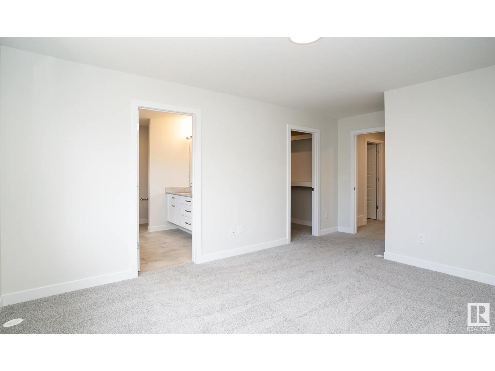 Photo 6 of 3216 Dixon Wy Sw, Edmonton AB