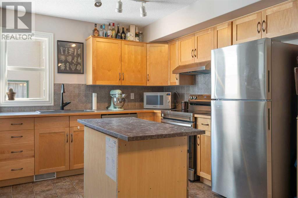Single Family House 4 Level for Sale in  Bridlewood Lane SW Bridlewood Calgary 