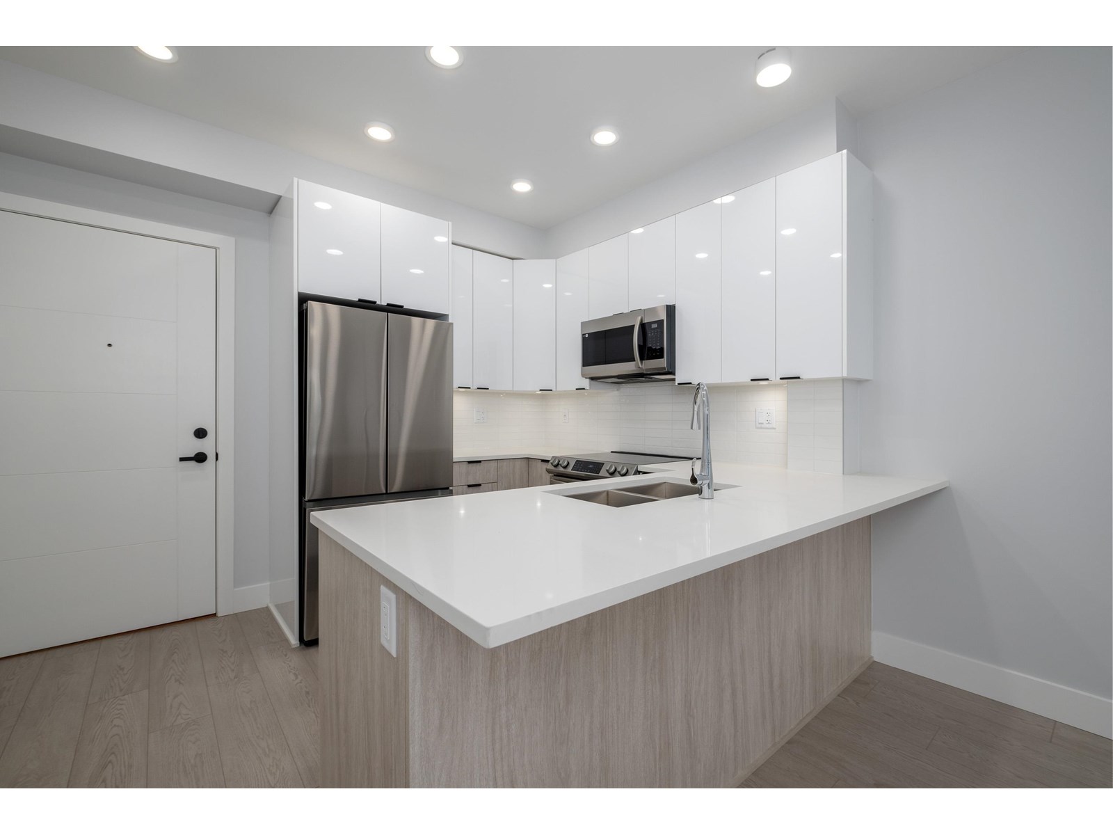 Photo 4 of 212 20360 Logan Avenue, Langley BC