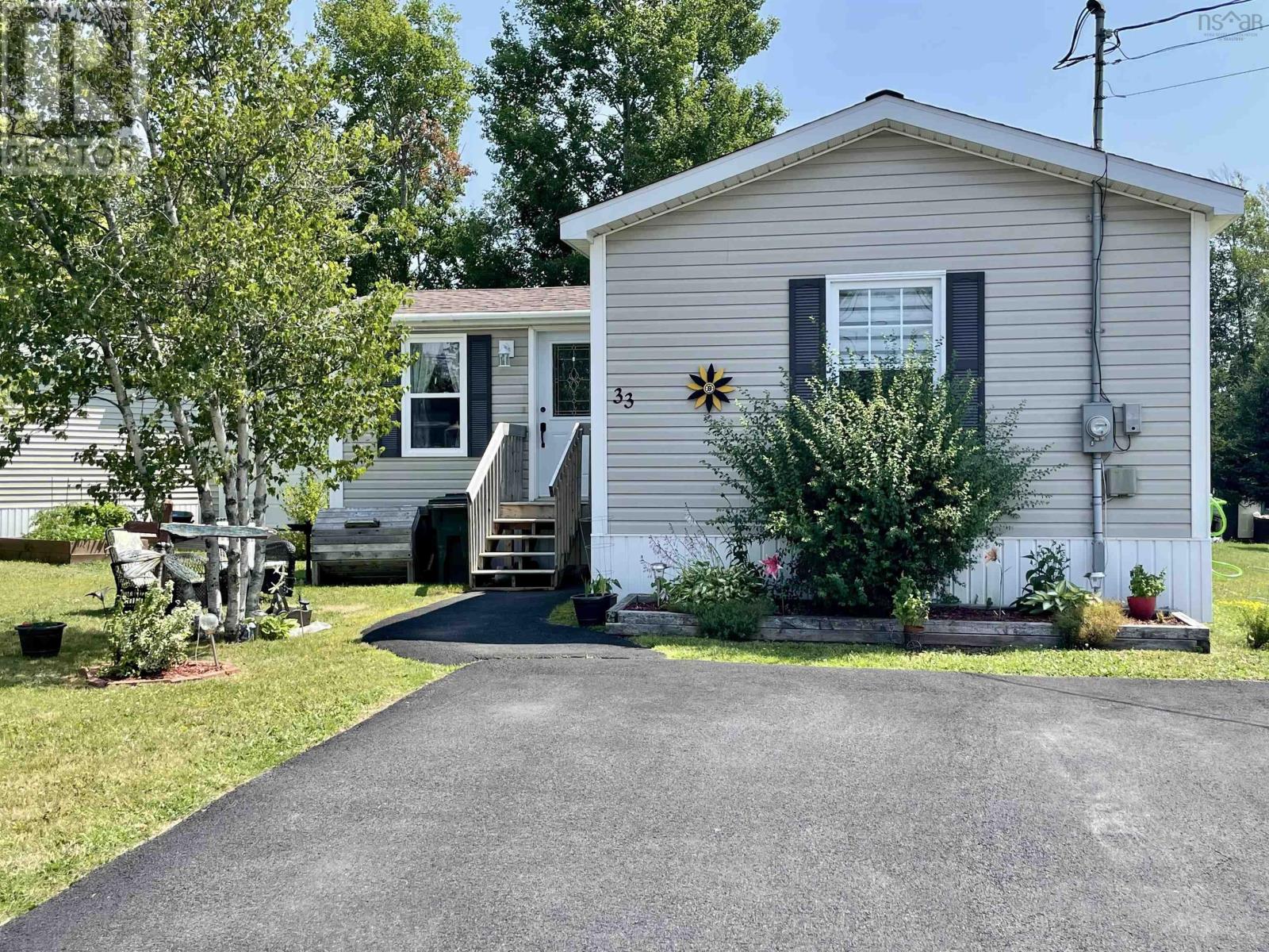 Photo 45 of 33 Pinehurst Street, Amherst NS