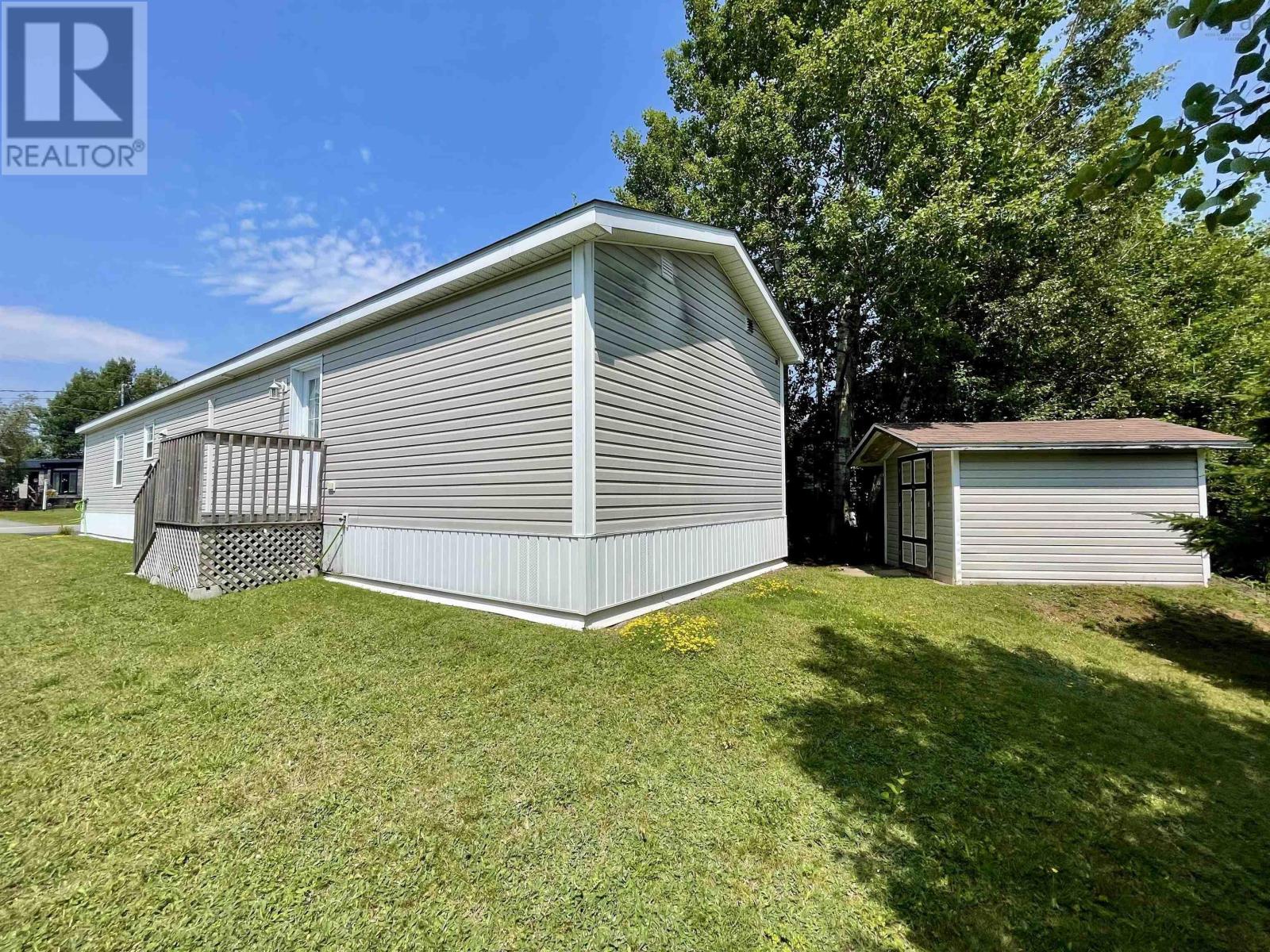 Photo 2 of 33 Pinehurst Street, Amherst NS