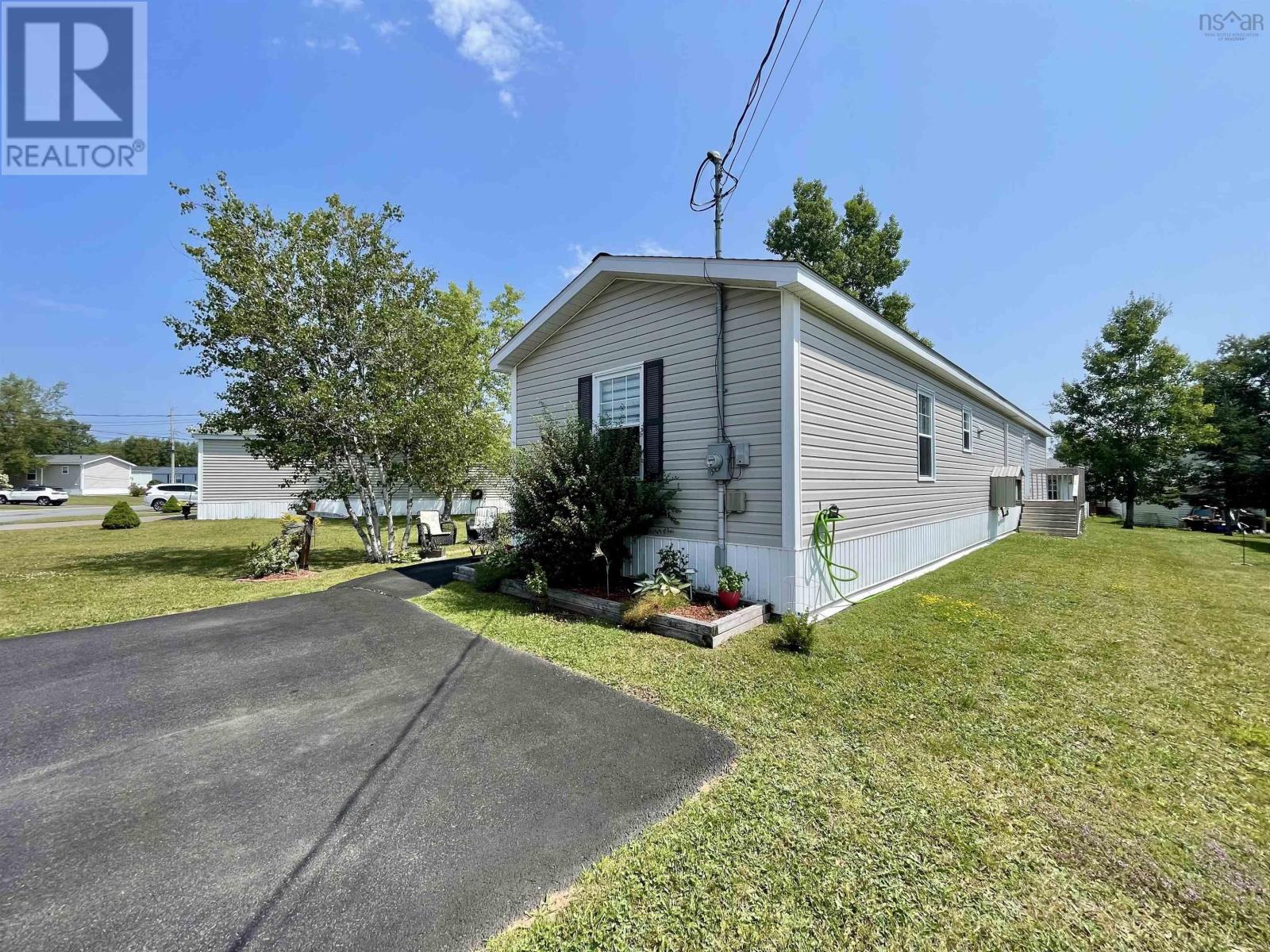 Photo 27 of 33 Pinehurst Street, Amherst NS