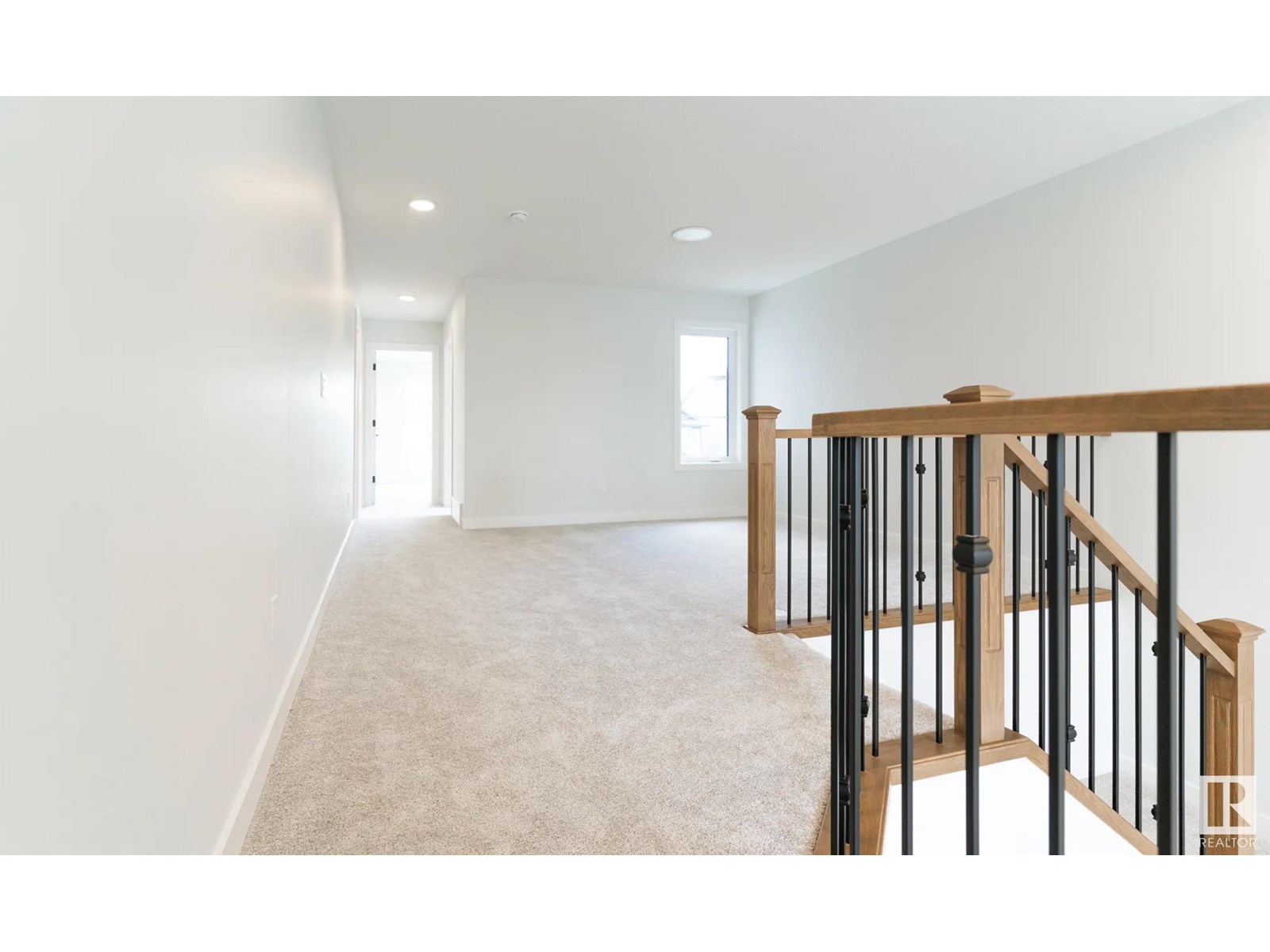 Photo 2 of 3230 Dixon Wy Sw, Edmonton AB