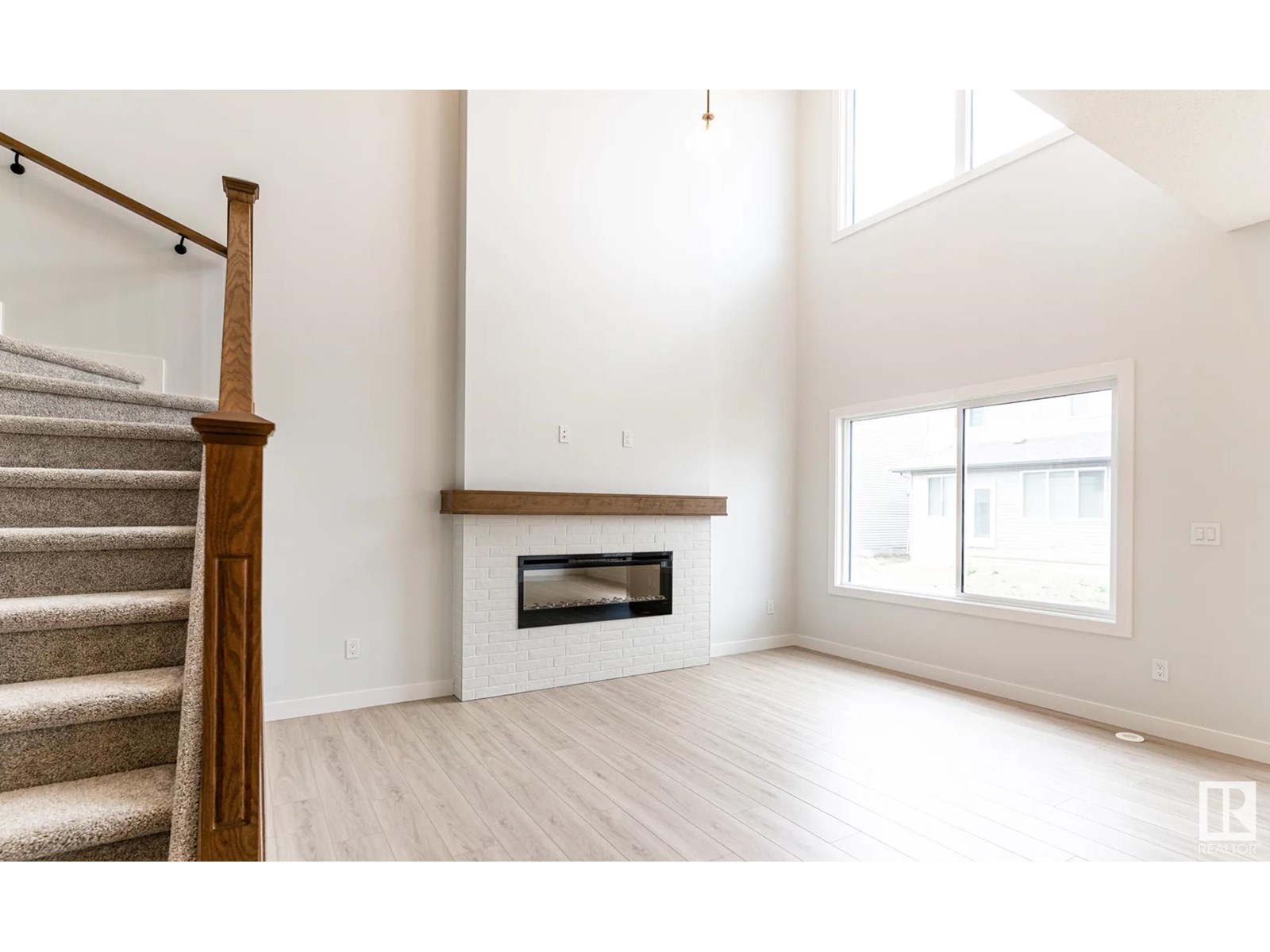 Photo 13 of 3230 Dixon Wy Sw, Edmonton AB