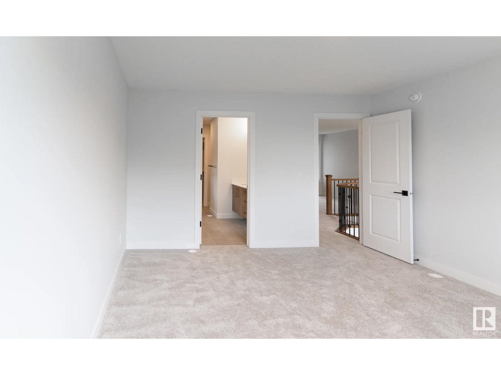 Photo 6 of 3230 Dixon Wy Sw, Edmonton AB