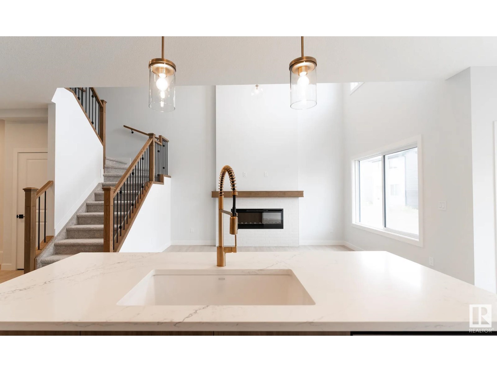 Photo 10 of 3230 Dixon Wy Sw, Edmonton AB
