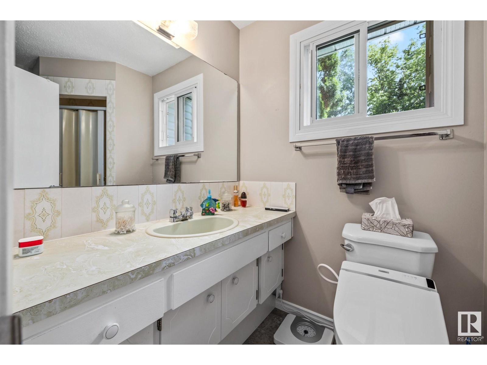Photo 38 of 12250 143 Av Nw, Edmonton AB