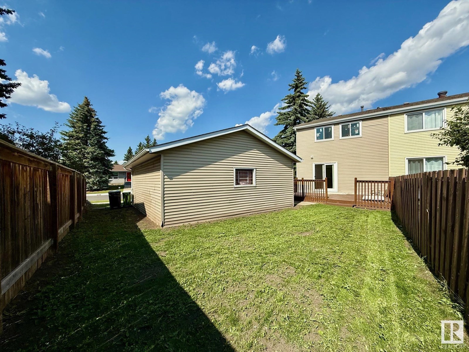 Photo 21 of 3221 138 Av Nw, Edmonton AB
