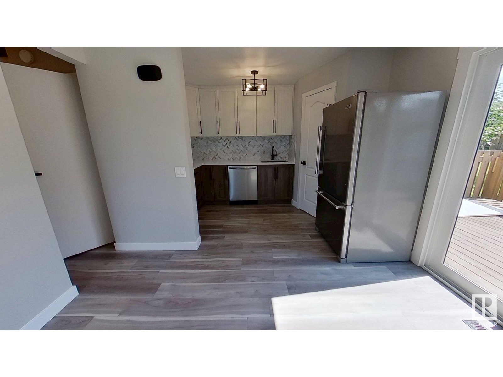 Photo 7 of 3221 138 Av Nw, Edmonton AB