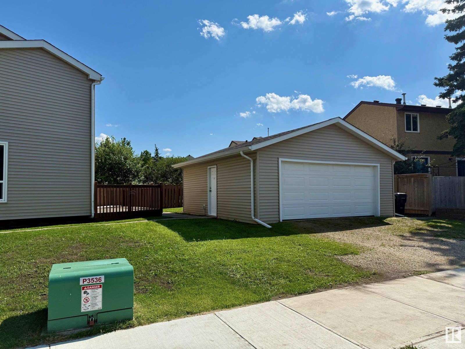 Photo 24 of 3221 138 Av Nw, Edmonton AB