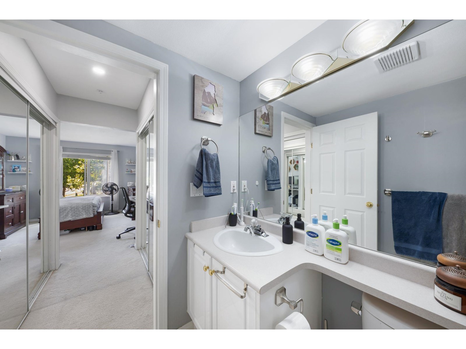 Photo 10 of 215 12125 75 A Avenue, Surrey BC