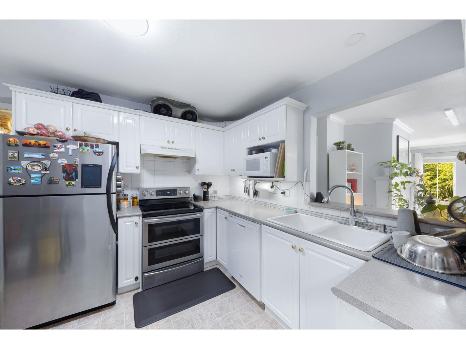 Photo 4 of 215 12125 75 A Avenue, Surrey BC