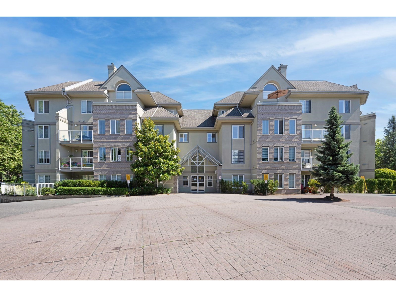 Photo 1 of 215 12125 75 A Avenue, Surrey BC