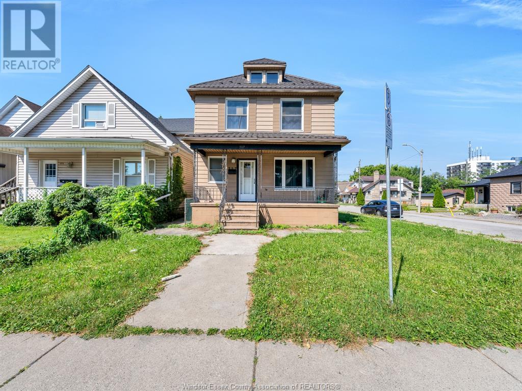 Photo 22 of 317 Pierre Ave, Windsor ON