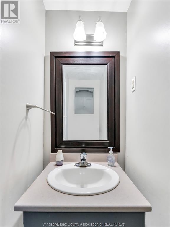 Photo 11 of 317 Pierre Ave, Windsor ON