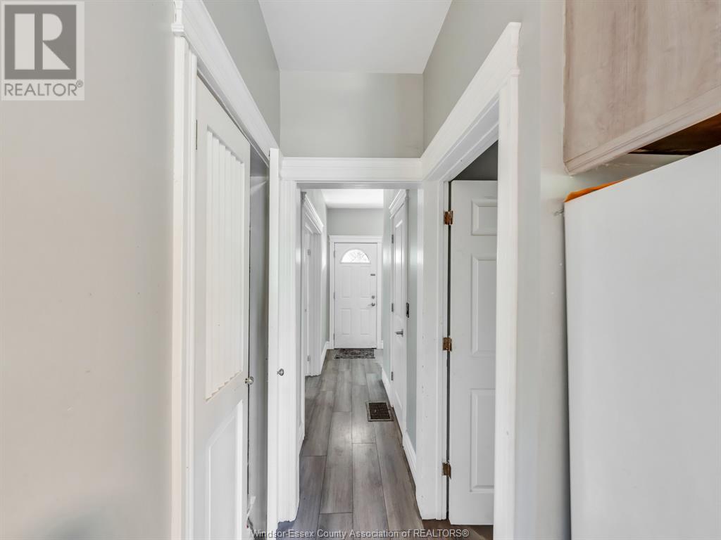 Photo 8 of 317 Pierre Ave, Windsor ON