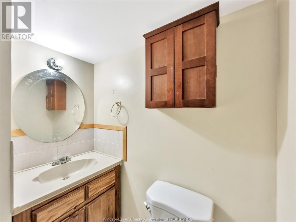 Photo 24 of 317 Pierre Ave, Windsor ON