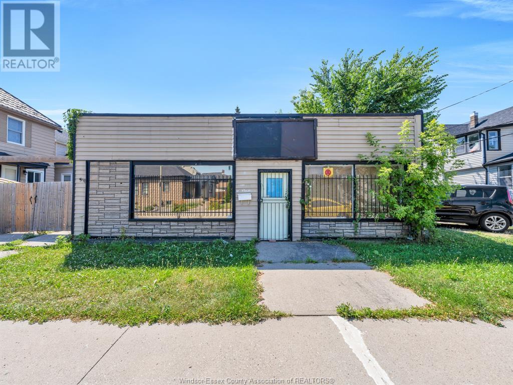Photo 9 of 317 Pierre Ave, Windsor ON