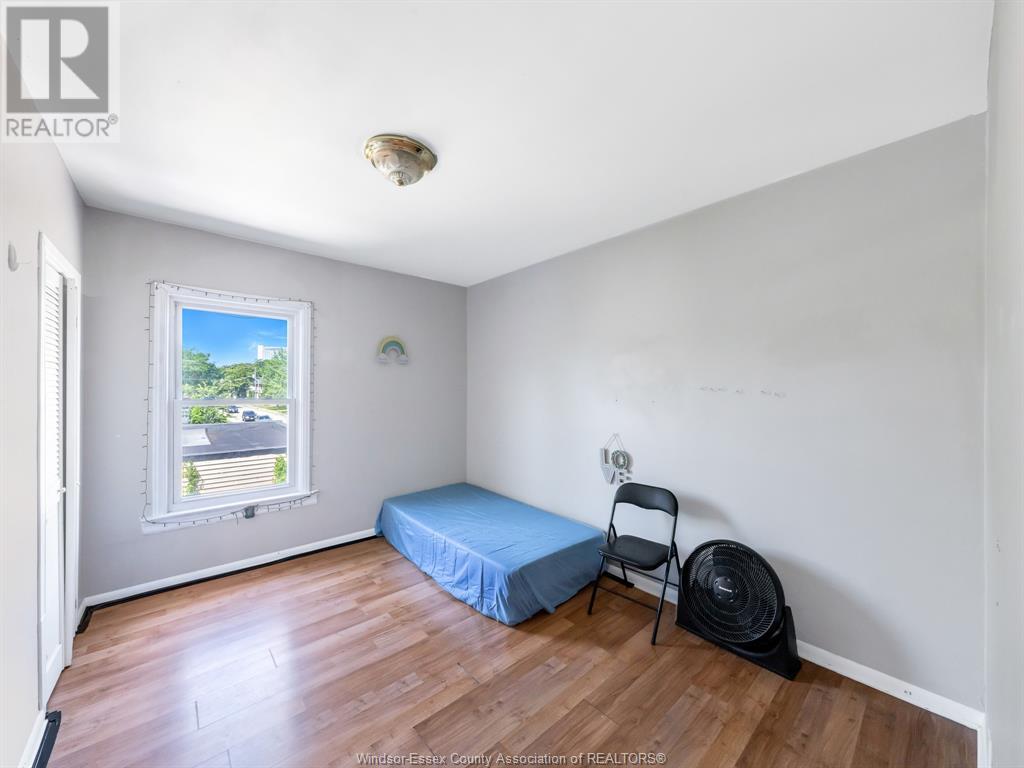 Photo 18 of 317 Pierre Ave, Windsor ON