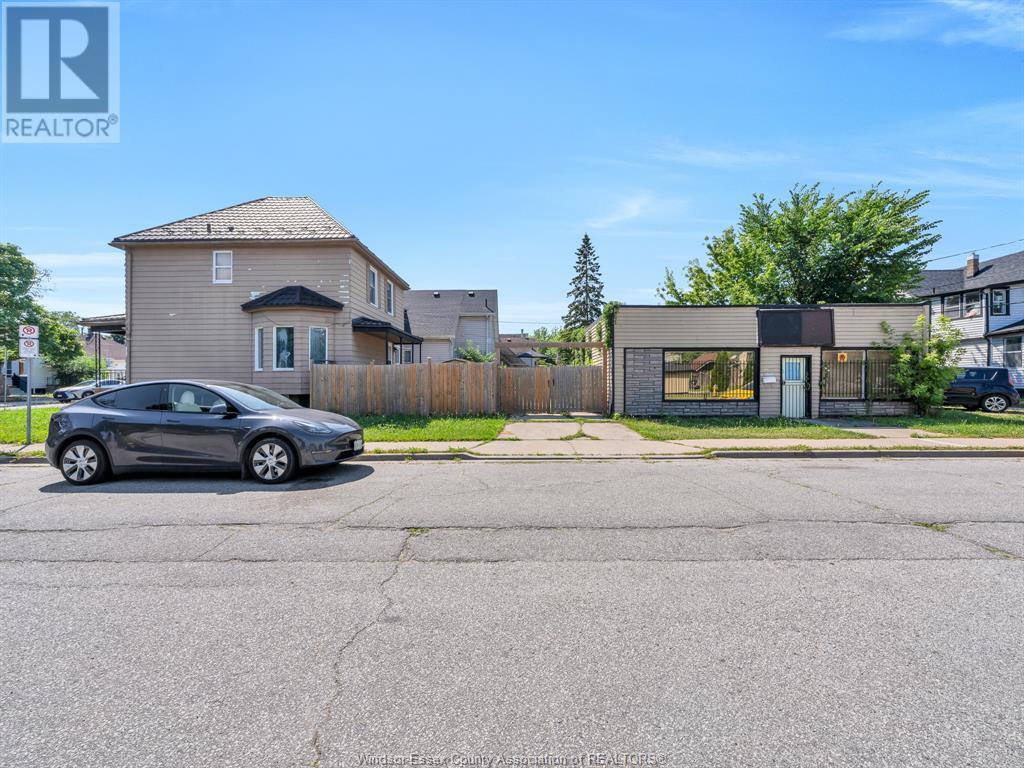 Photo 20 of 317 Pierre Ave, Windsor ON