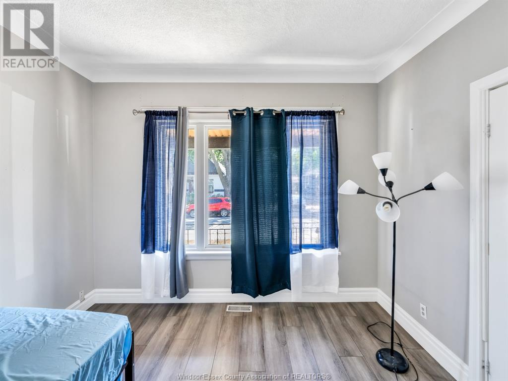 Photo 30 of 317 Pierre Ave, Windsor ON