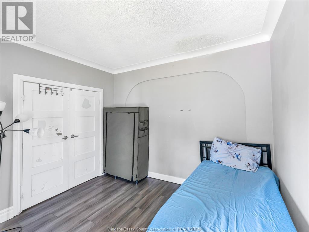 Photo 3 of 317 Pierre Ave, Windsor ON
