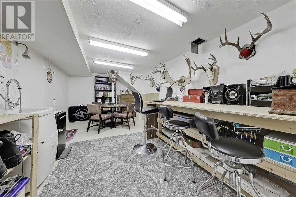 Single Family House for Sale in   Avenue NW Hounsfield Heights/Briar Hill Calgary 