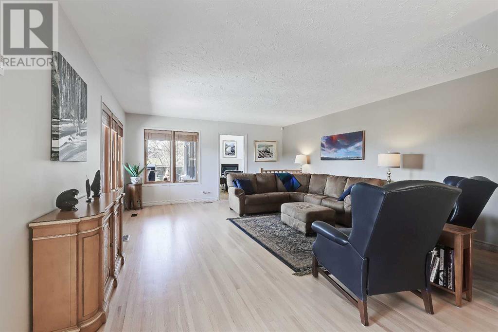 Single Family House for Sale in   Avenue NW Hounsfield Heights/Briar Hill Calgary 