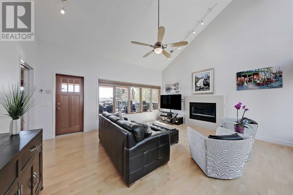 Single Family House for Sale in   Avenue NW Hounsfield Heights/Briar Hill Calgary 