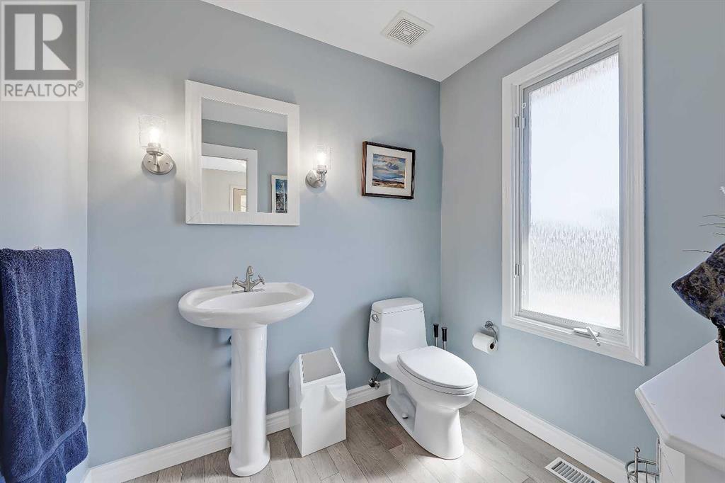 Single Family House for Sale in   Avenue NW Hounsfield Heights/Briar Hill Calgary 