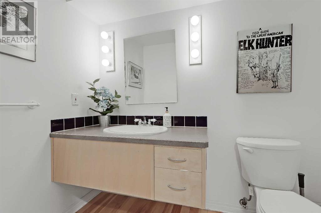 Single Family House for Sale in   Avenue NW Hounsfield Heights/Briar Hill Calgary 