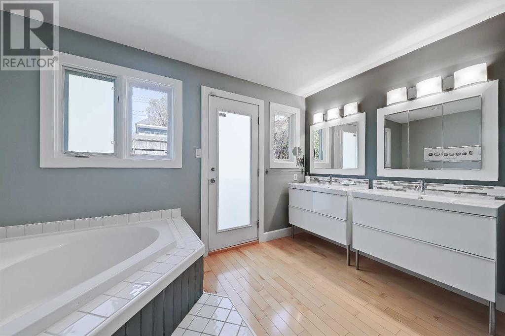 Single Family House for Sale in   Avenue NW Hounsfield Heights/Briar Hill Calgary 