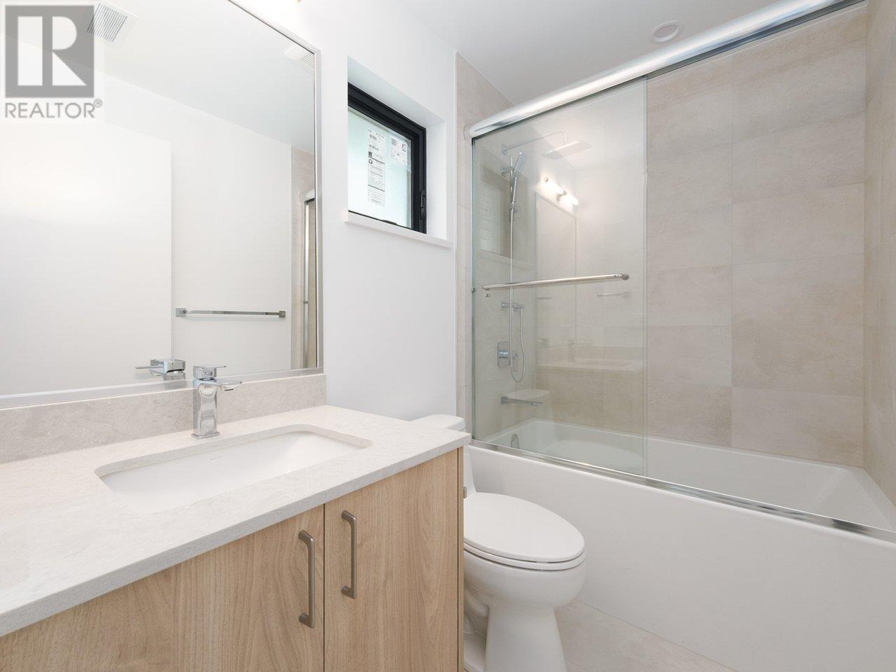 Photo 5 of 1119 E Keith Road, North Vancouver BC