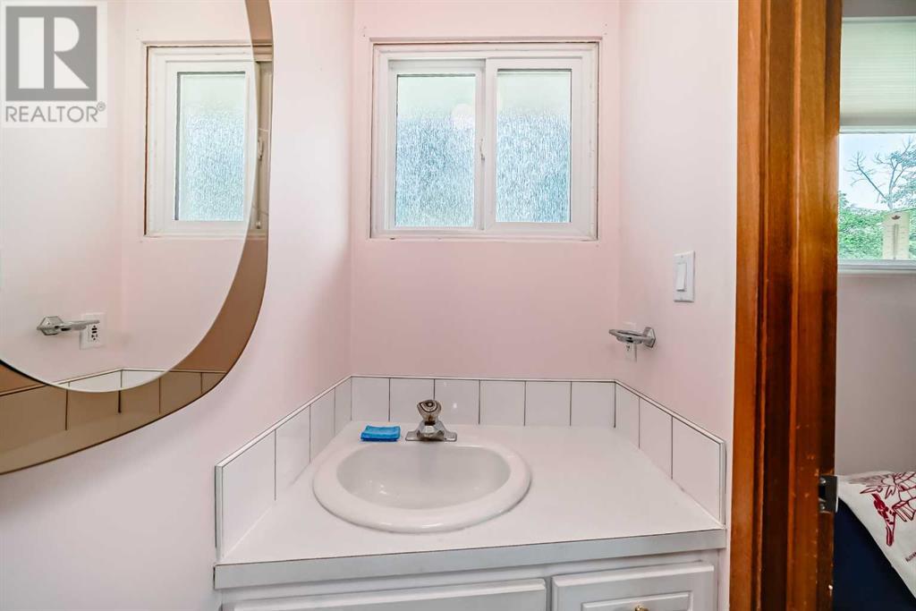 Single Family House Bungalow for Sale in  Conrad Drive NW Charleswood Calgary 