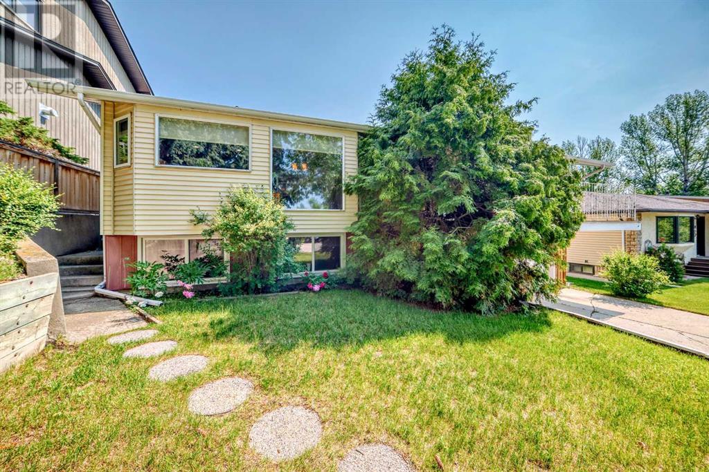 Single Family House Bungalow for Sale in  Conrad Drive NW Charleswood Calgary 