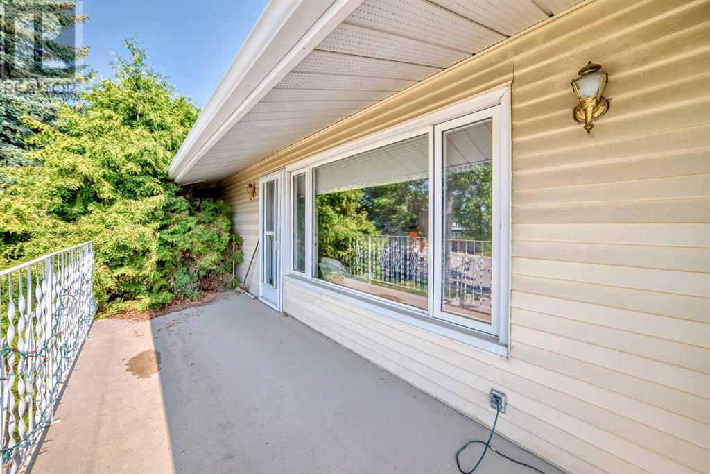 Single Family House Bungalow for Sale in  Conrad Drive NW Charleswood Calgary 