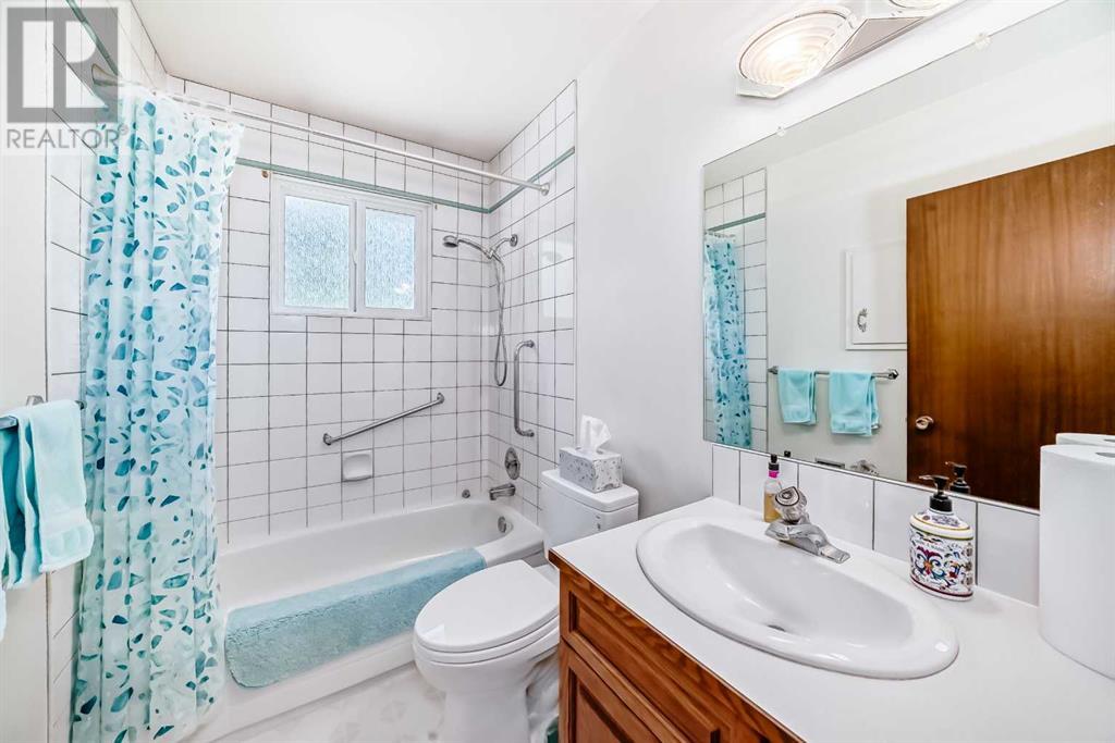 Single Family House Bungalow for Sale in  Conrad Drive NW Charleswood Calgary 