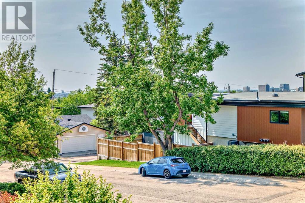 Single Family House Bungalow for Sale in  Conrad Drive NW Charleswood Calgary 